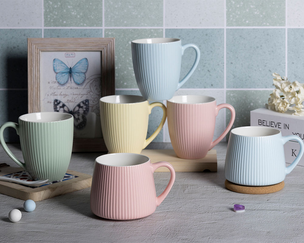 Tasses et Tasses et Services à Thé