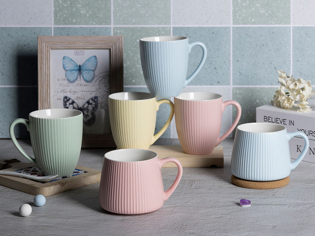 Tasses personnalisées minimalistes pour la promotion